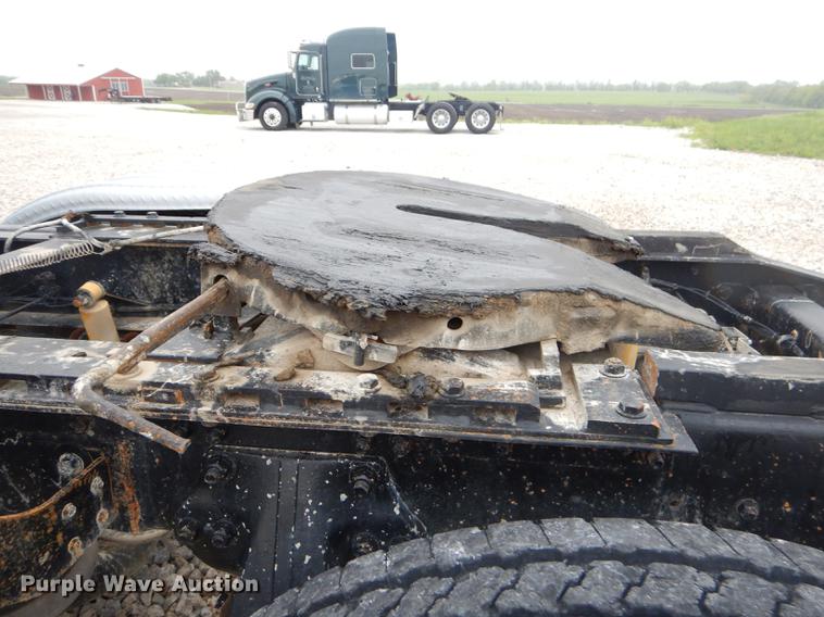 image for item FH9395 1990 Freightliner FLD120 semi truck