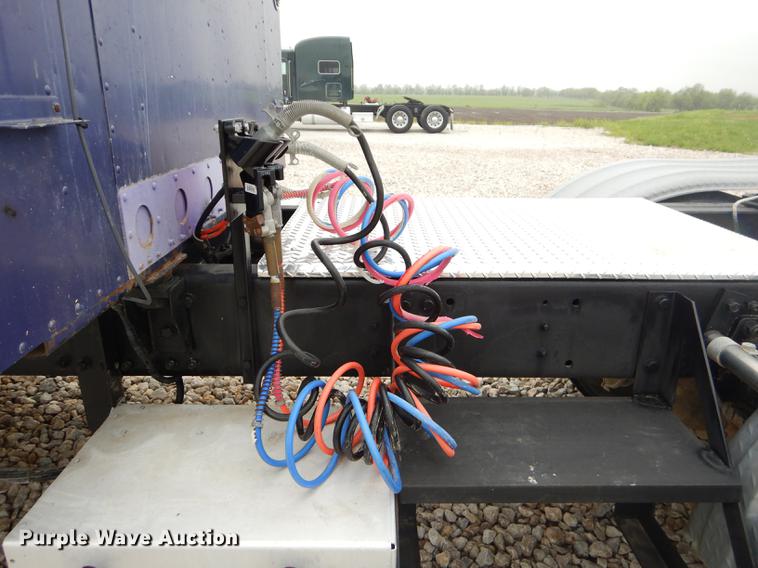 image for item FH9395 1990 Freightliner FLD120 semi truck