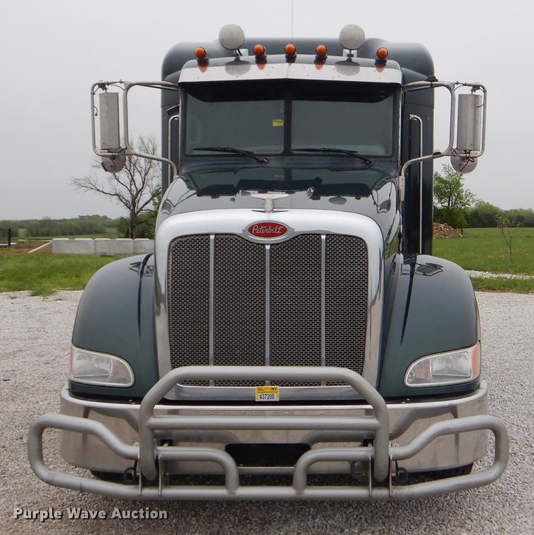 image for item FH9396 2014 Peterbilt 386 Fitzgerald Glider semi truck
