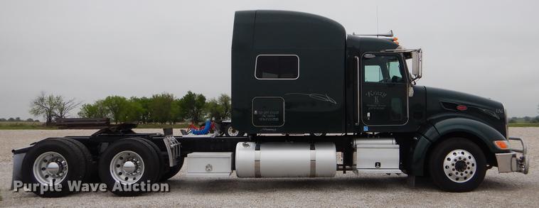 image for item FH9396 2014 Peterbilt 386 Fitzgerald Glider semi truck
