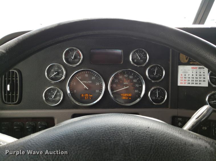 image for item FH9396 2014 Peterbilt 386 Fitzgerald Glider semi truck