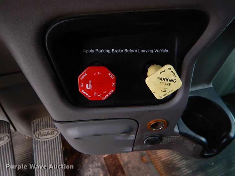 image for item FH9396 2014 Peterbilt 386 Fitzgerald Glider semi truck