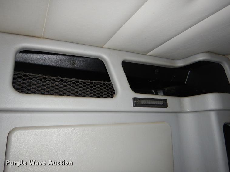 image for item FH9396 2014 Peterbilt 386 Fitzgerald Glider semi truck