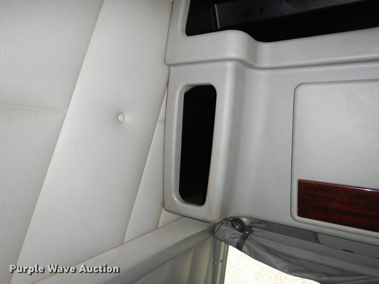 image for item FH9396 2014 Peterbilt 386 Fitzgerald Glider semi truck