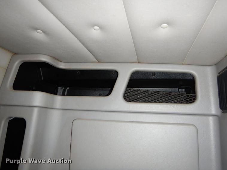 image for item FH9396 2014 Peterbilt 386 Fitzgerald Glider semi truck