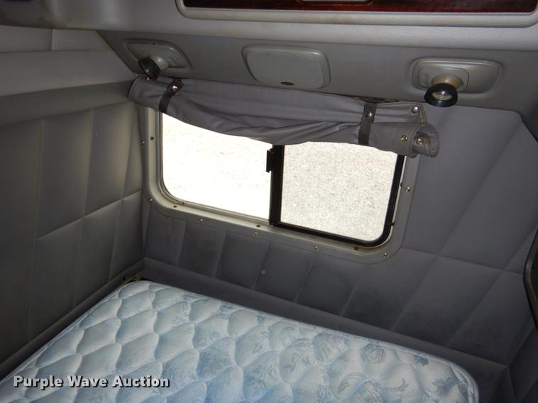 image for item FH9396 2014 Peterbilt 386 Fitzgerald Glider semi truck