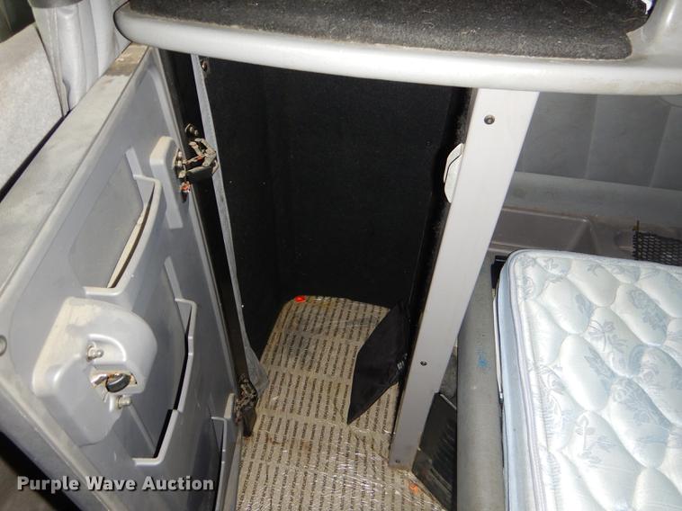 image for item FH9396 2014 Peterbilt 386 Fitzgerald Glider semi truck