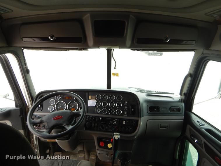 image for item FH9396 2014 Peterbilt 386 Fitzgerald Glider semi truck