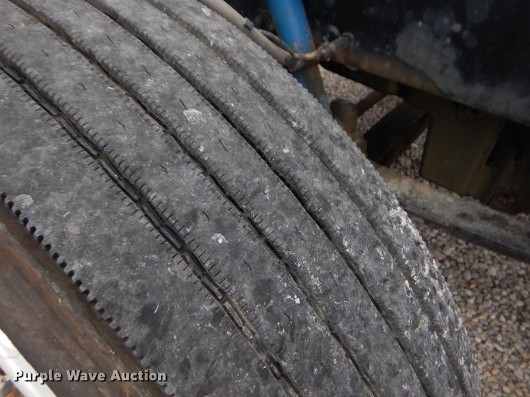 image for item FH9396 2014 Peterbilt 386 Fitzgerald Glider semi truck