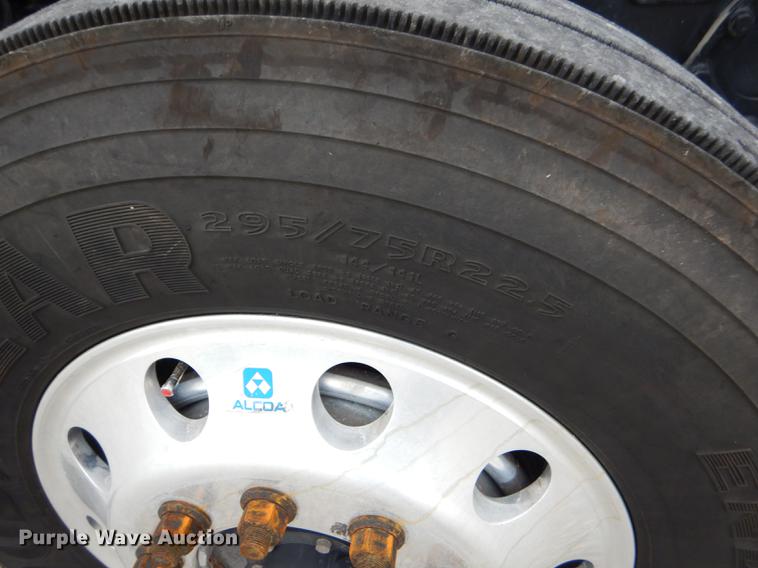 image for item FH9396 2014 Peterbilt 386 Fitzgerald Glider semi truck