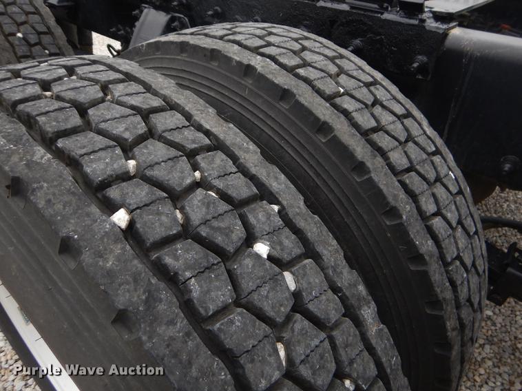 image for item FH9396 2014 Peterbilt 386 Fitzgerald Glider semi truck