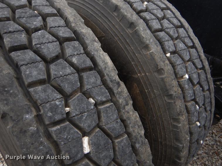 image for item FH9396 2014 Peterbilt 386 Fitzgerald Glider semi truck