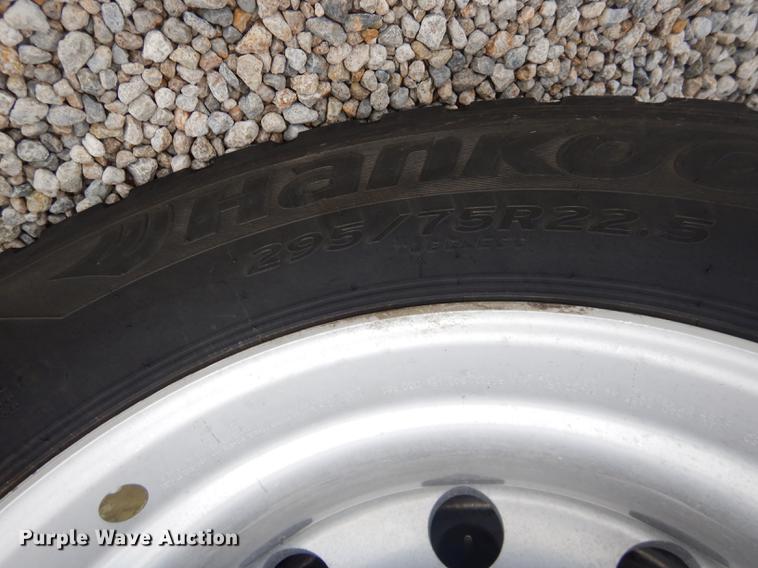 image for item FH9396 2014 Peterbilt 386 Fitzgerald Glider semi truck