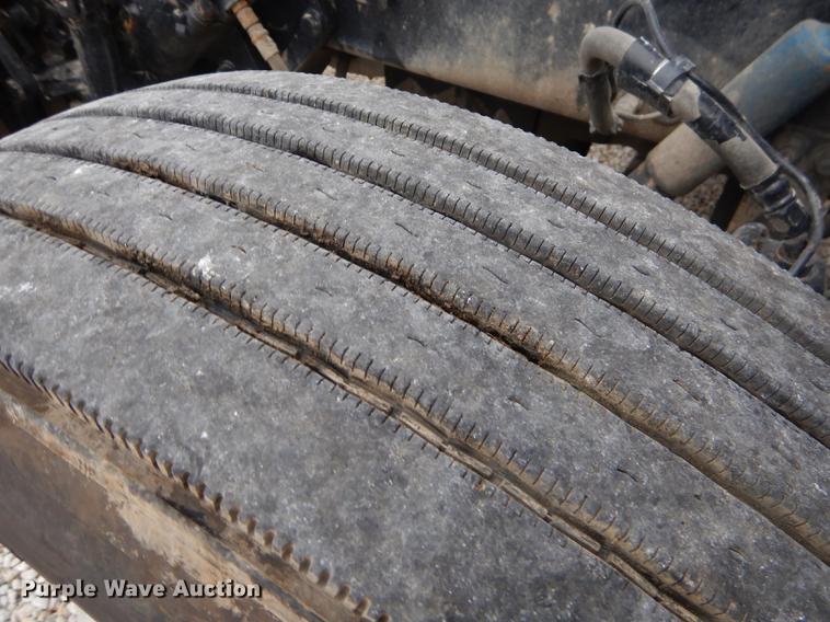 image for item FH9396 2014 Peterbilt 386 Fitzgerald Glider semi truck