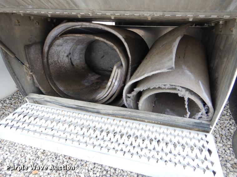 image for item FH9396 2014 Peterbilt 386 Fitzgerald Glider semi truck