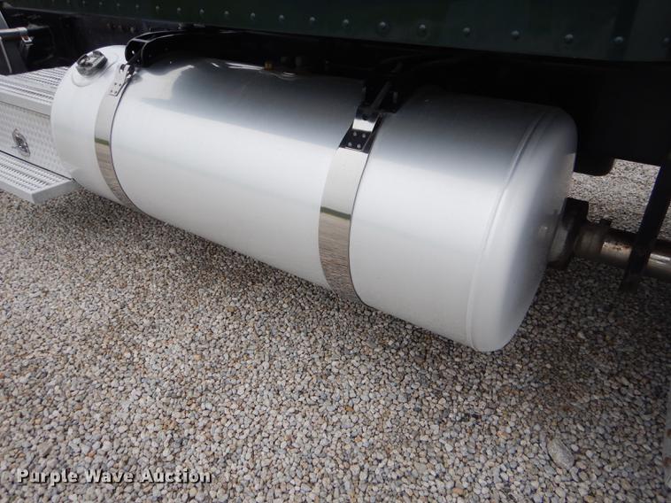 image for item FH9396 2014 Peterbilt 386 Fitzgerald Glider semi truck