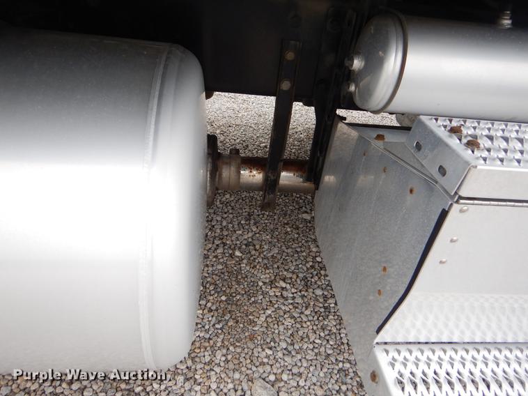 image for item FH9396 2014 Peterbilt 386 Fitzgerald Glider semi truck