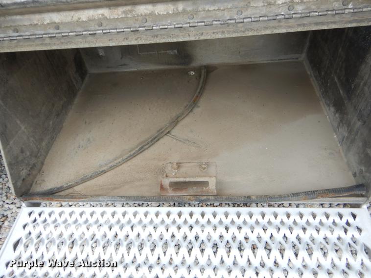 image for item FH9396 2014 Peterbilt 386 Fitzgerald Glider semi truck