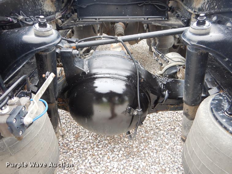 image for item FH9396 2014 Peterbilt 386 Fitzgerald Glider semi truck