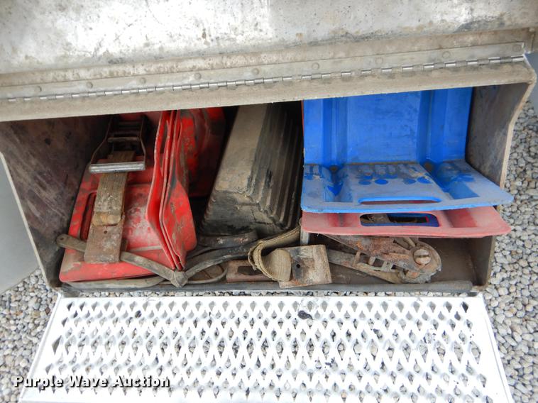 image for item FH9396 2014 Peterbilt 386 Fitzgerald Glider semi truck