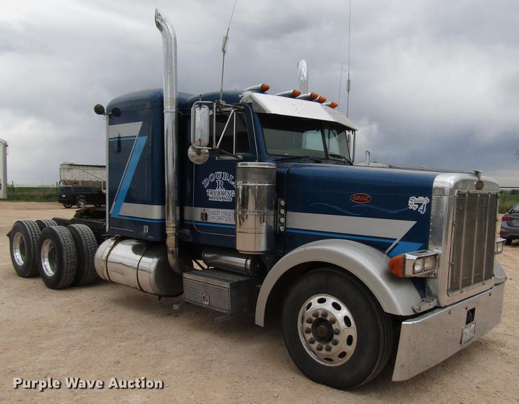 image for item FJ9647 2002 Peterbilt 379 semi truck