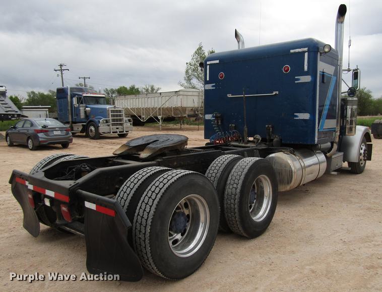 image for item FJ9647 2002 Peterbilt 379 semi truck