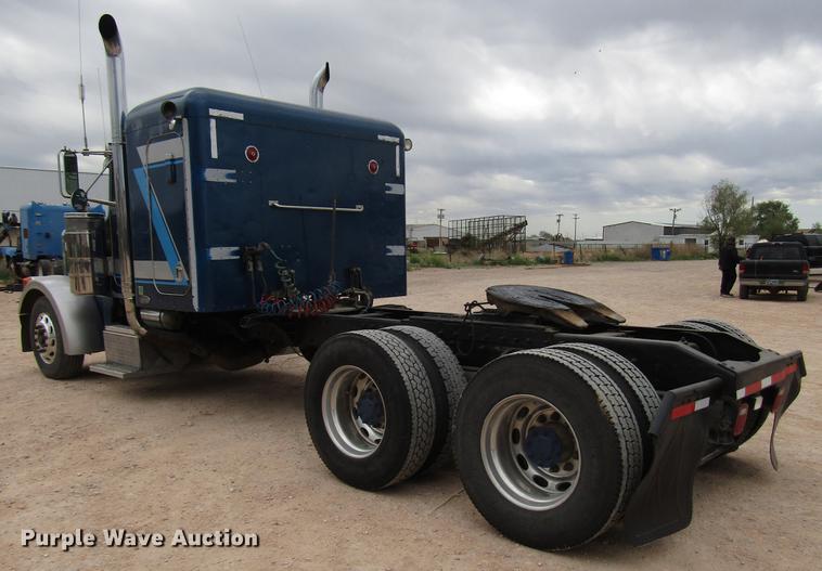 image for item FJ9647 2002 Peterbilt 379 semi truck