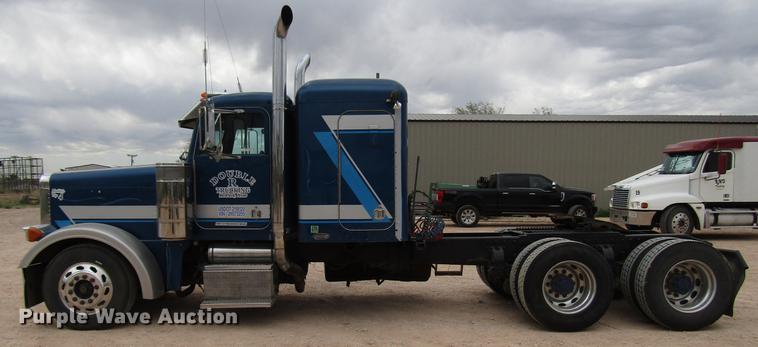 image for item FJ9647 2002 Peterbilt 379 semi truck