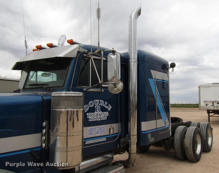 image for item FJ9647 2002 Peterbilt 379 semi truck