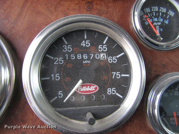 image for item FJ9647 2002 Peterbilt 379 semi truck