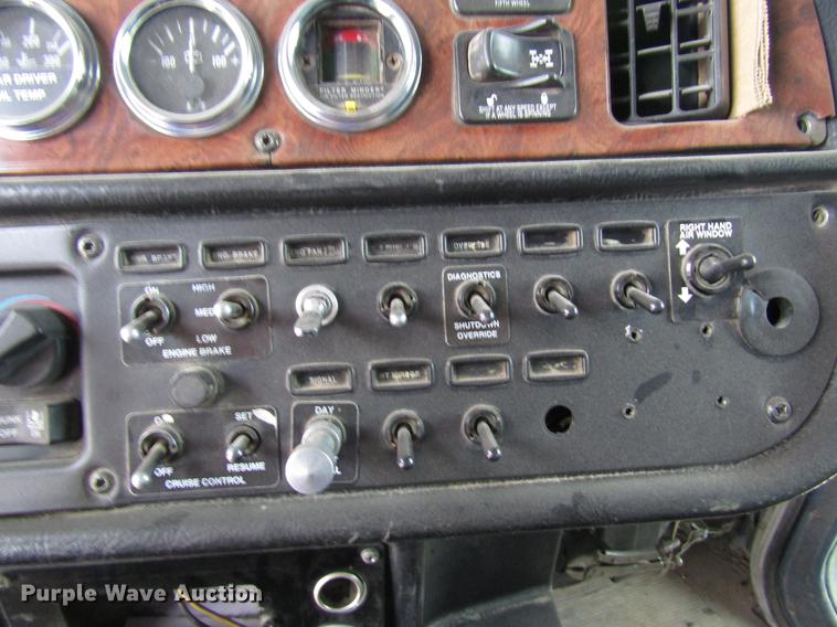 image for item FJ9647 2002 Peterbilt 379 semi truck