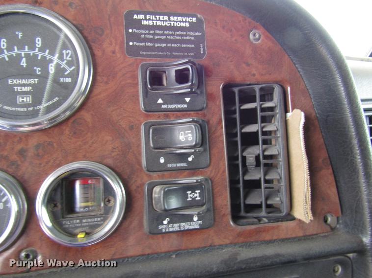 image for item FJ9647 2002 Peterbilt 379 semi truck