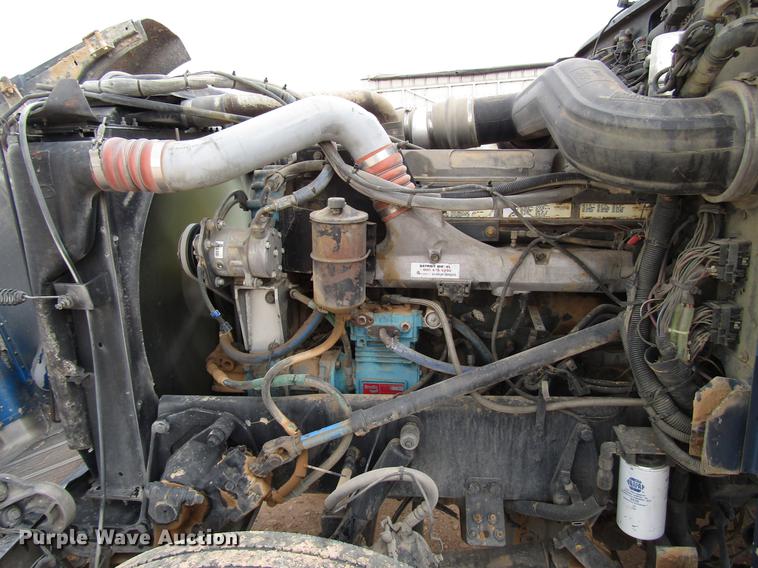 image for item FJ9647 2002 Peterbilt 379 semi truck