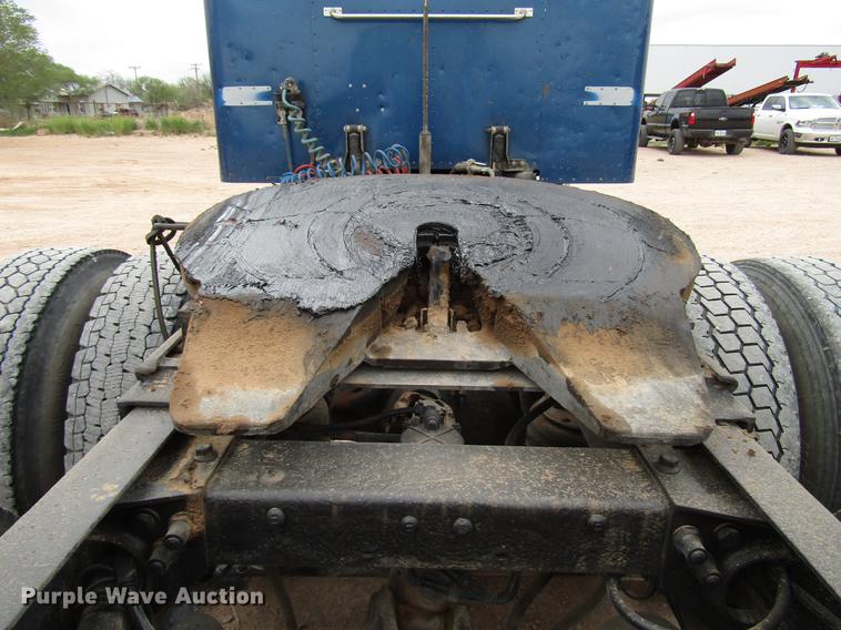 image for item FJ9647 2002 Peterbilt 379 semi truck