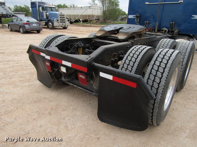 image for item FJ9647 2002 Peterbilt 379 semi truck