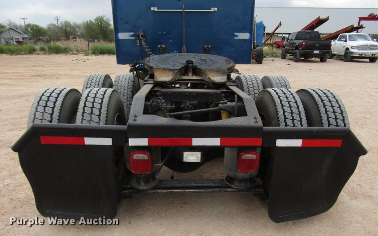 image for item FJ9647 2002 Peterbilt 379 semi truck