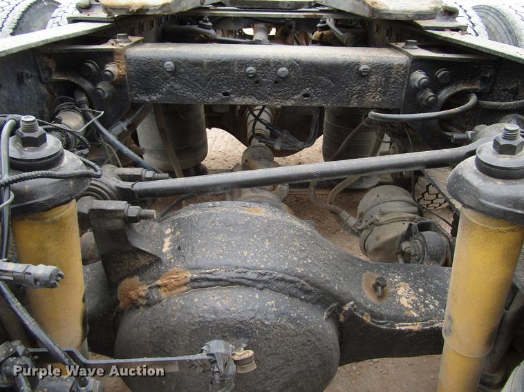 image for item FJ9647 2002 Peterbilt 379 semi truck