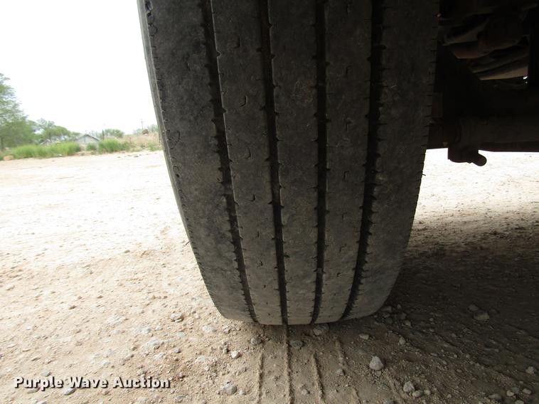 image for item FJ9647 2002 Peterbilt 379 semi truck