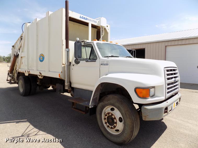 image for item DE1226 1998 Ford L8000 refuse truck