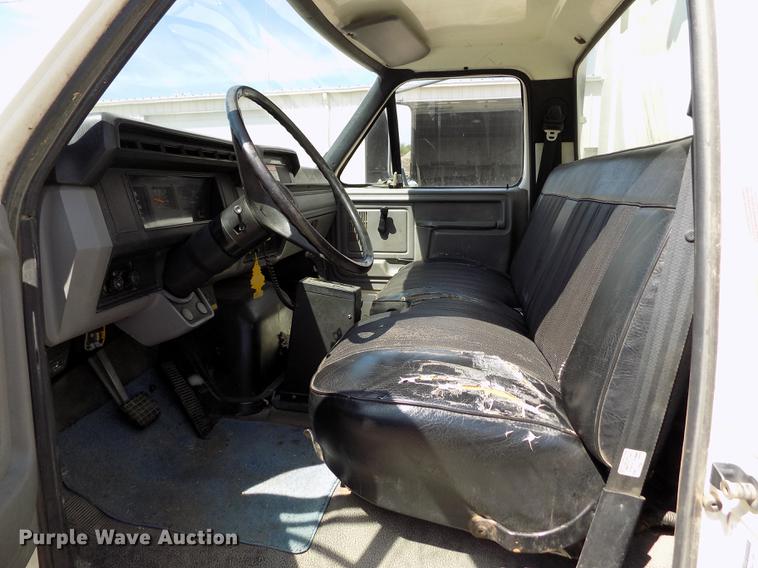 image for item DE1226 1998 Ford L8000 refuse truck