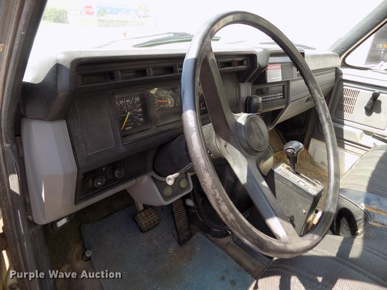 image for item DE1226 1998 Ford L8000 refuse truck