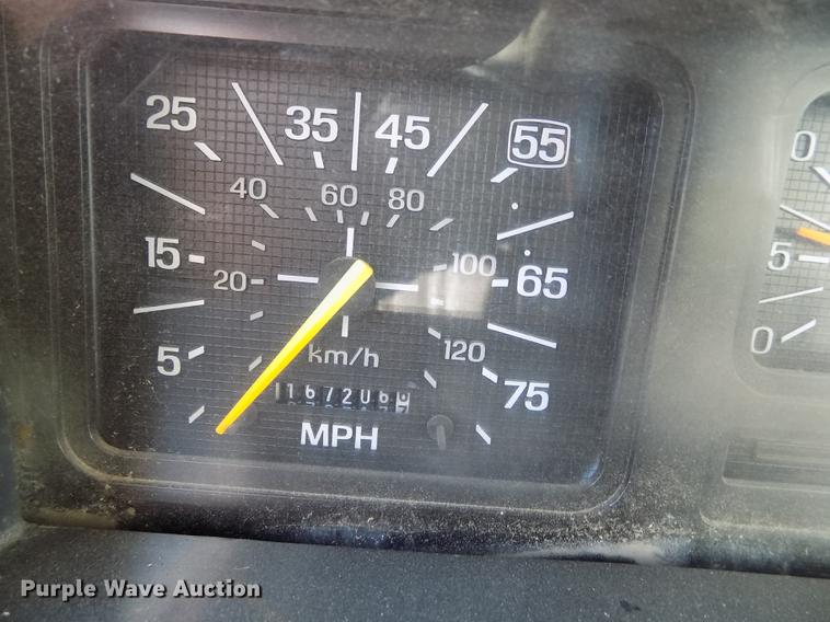 image for item DE1226 1998 Ford L8000 refuse truck