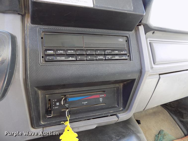 image for item DE1226 1998 Ford L8000 refuse truck