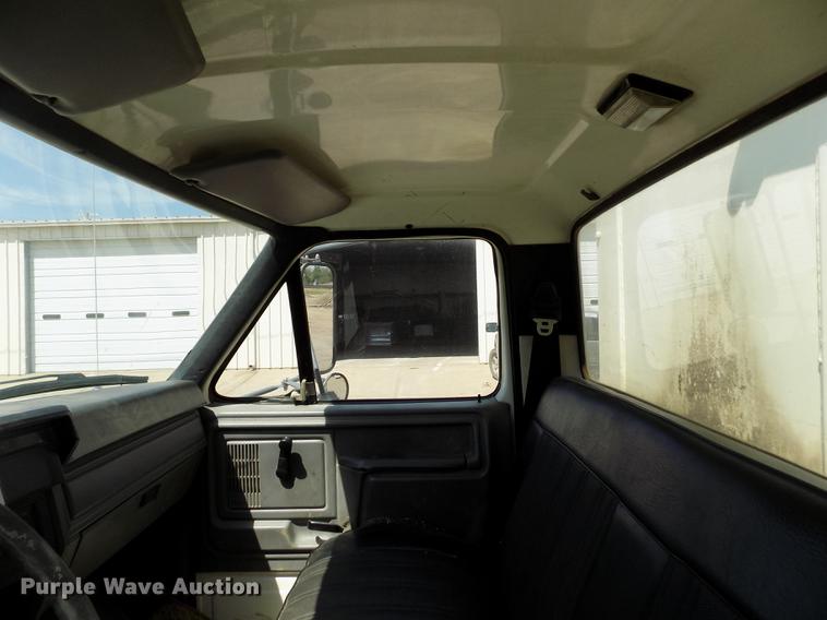 image for item DE1226 1998 Ford L8000 refuse truck