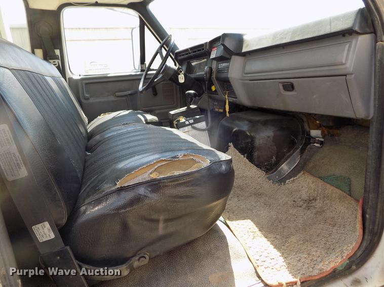 image for item DE1226 1998 Ford L8000 refuse truck