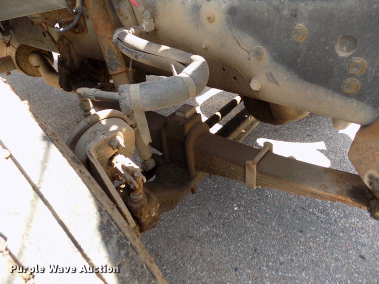 image for item DE1226 1998 Ford L8000 refuse truck