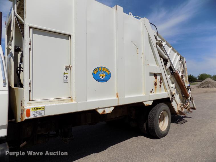 image for item DE1226 1998 Ford L8000 refuse truck