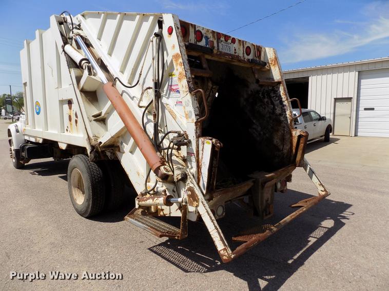 image for item DE1226 1998 Ford L8000 refuse truck