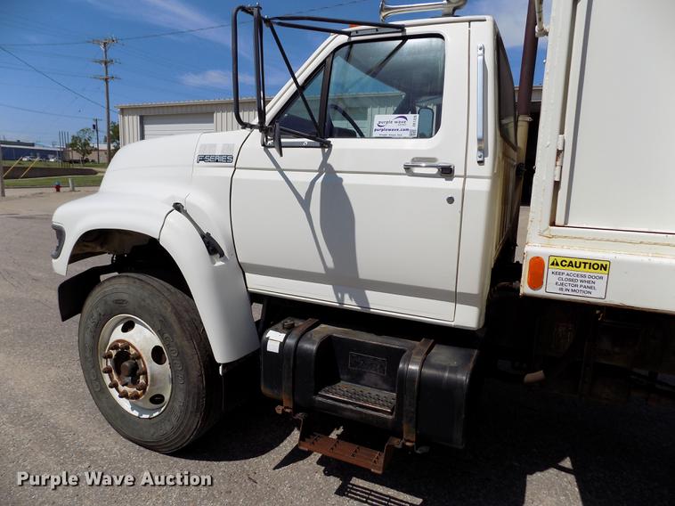 image for item DE1226 1998 Ford L8000 refuse truck