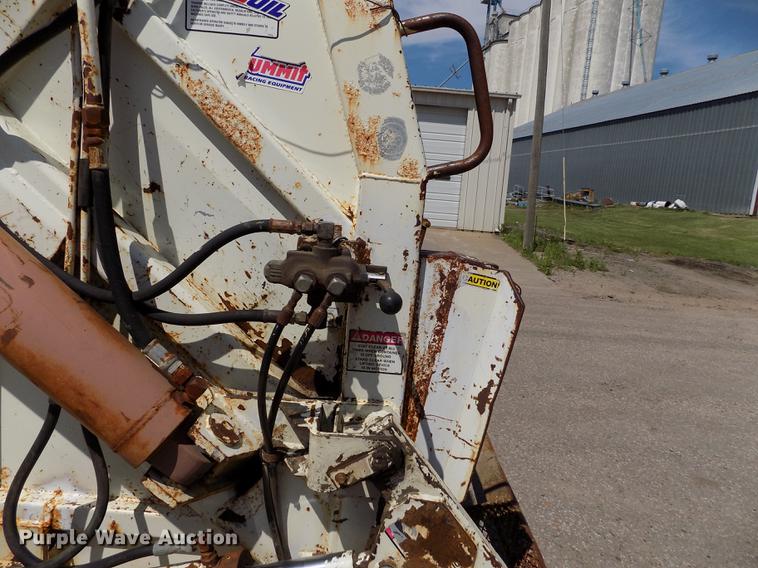 image for item DE1226 1998 Ford L8000 refuse truck